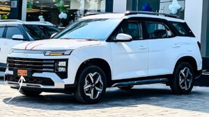 Innova को सीधी टक्कर देने आ गई Hyundai की नई Alcazar 2025